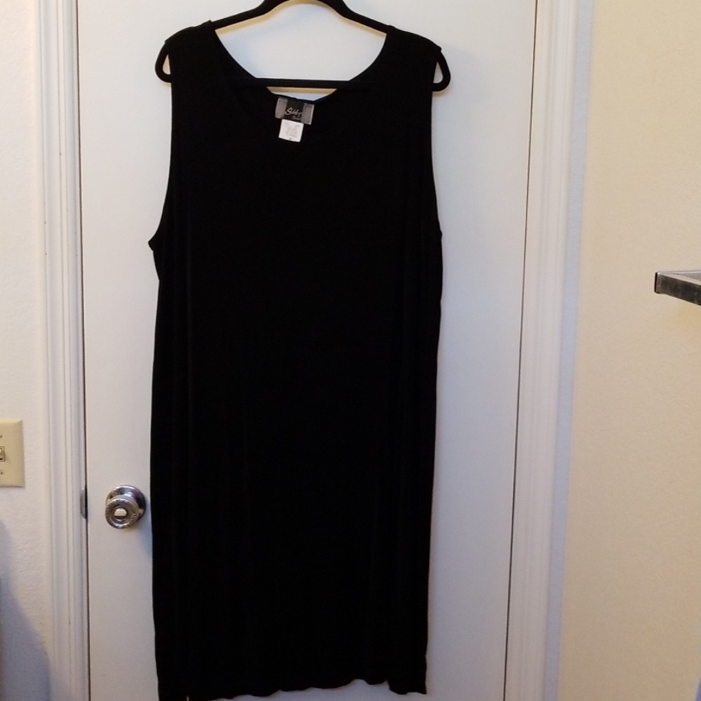 Slinky 3X Knee Length Black Dress